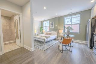 Sleek FIDI Studio Close to Public Transit - Boston - 0