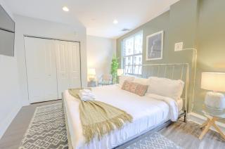 Sleek FIDI Studio Close to Public Transit - Boston - 8