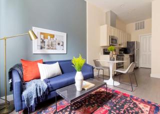 Bright and Bold Loft Fast Wifi Downtown Boston - 7