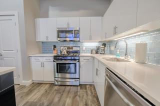 Washer Dryer in-unit Close to MGH and Beacon Hill - 5