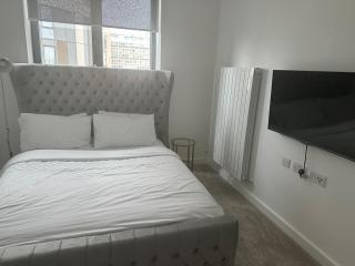 Lux Room Romford - Goodmayes - 2