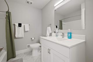 Serene & Modern Haven for Relaxation - Rochester Hills - 4