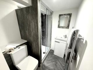 hornby luxury hot tub and jacuzzi suites - Blackpool - 6