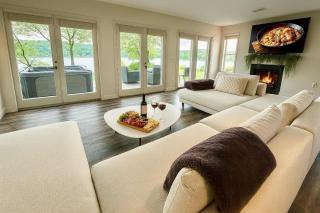River Front Home Good for Family and Groups - East Haddam - 3