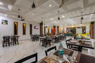Lime Tree Hotel Vrindavan Near #BankeBihari #PremMandir #ChaarDham - Vrindāvan - 2