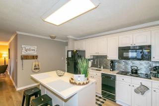 Downtown Condo - Walk to Mercedes Stadium and Coca - Atlanta - 6