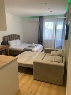 Luxury Apartment Tirana Center Balcony - Tirana - 6
