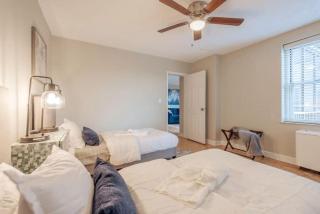Condo with Skyline Views near Peachtree Center - Atlanta - 4