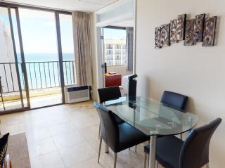 36th-Floor Oceanview Suite--Full Kitchen, Stylish Comfort & Great Value (23602) - Honolulu - 1
