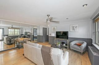 Downtown 1 Bedroom High Rise Condo with Balcony - 5