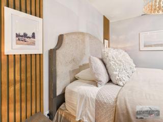 2 spaces More Space with 2 units at same location PNW Retreat - Philomath - 3