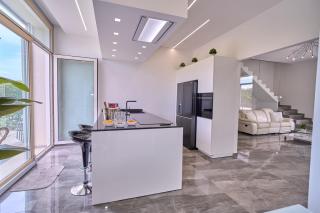 Rimini, 4 Camere con Giardino Privato e Parcheggio Gratuito, Relax a 10 Minuti dal Mare - 7