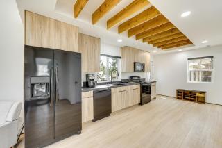 Modern Cabin with Hot Tub 5 Mi to Big Bear Lake! - Big Bear City - 4