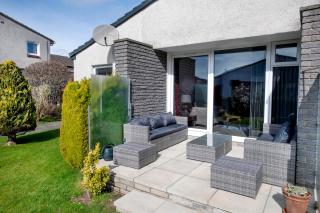 Beautiful attractive house free parking near Airport - 8