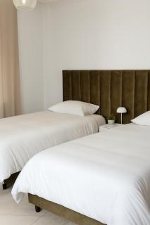 Peach House T2 Fireplace - 3