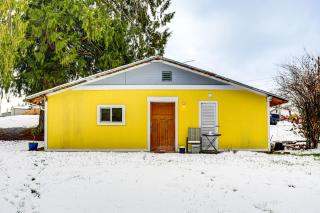 1 Mi to Mountain Loop Highway Cozy Home with Yard! - Granite Falls - 0