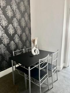 Cozy spacious house for trade stays Birmingham - Birmingham - 6