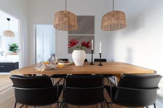 Spacious Home with Workspace and Cozy Balcony - Båstad - 1