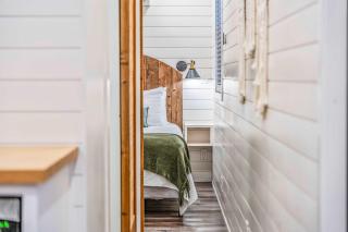 Container Home with Rooftop Views and Pickleball - Bellmead - 6
