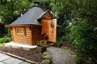 Scenery Hill Hideaways The Coach House Charming Retreat with Jacuzzi and BBQ Hut Near the Lake District - Workington - 6