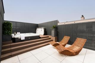 Jacuzzi Hideout - Warsaw private terrace - Free Parking - Warsaw - 3