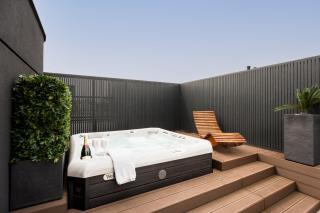 Jacuzzi Hideout - Warsaw private terrace - Free Parking - Warsaw - 0
