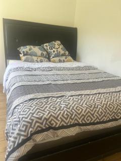 Close UVIC three bedroom one bathroom unit - Victoria - 7