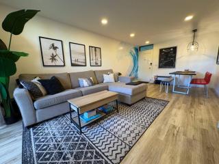 Family Fun! Selfie Wall, Walk To Beach, AC, Pool, 3 TVs - Kihei - 7