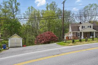 Spacious home with great outdoor area - 3