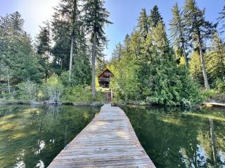 Otter Chalet on Fish Lake by NW Comfy Cabins - 8