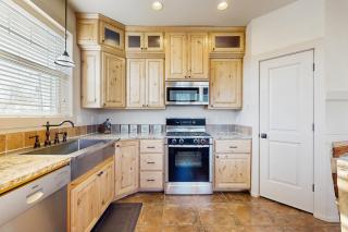 Bear Shore Retreat - Garden City - 1