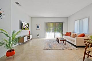 Modern & Breezy - 6