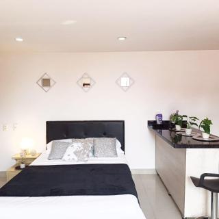 Promo ApartaSuite Por el precio de 3 personas entran 5 El Poblado - Medellín - 1