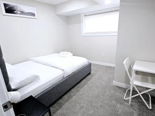 A Cozy Home away from Home - Edmonton - 1