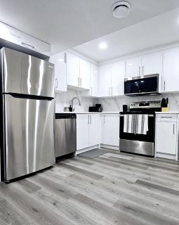 A Cozy Home away from Home - Edmonton - 7