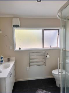 Entire floor with privacy - New Plymouth - 0