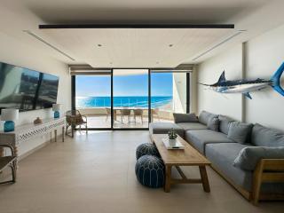 2BR Beachfront Retreat with Amazing Views - 4