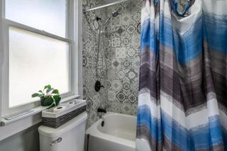 Recently Renovated! 3BR 2BA Ybor Bungalow - Tampa - 6