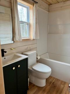 Charming Coastal Cottage - Flat River - 5