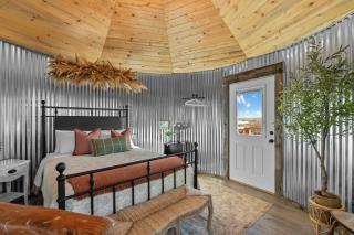 Southwest Silo Stay- 1 Bedroom Near Zion & Bryce - Cane Beds - 2