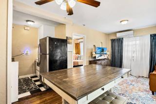 Sky Retreat King 1 bed Plus Den (pet-friendly) - St. Petersburg - 6