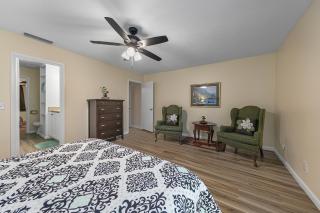 Near Beaches, Downtown Melbourne, MLB Airport, FIT, and HRMC! 1 - Melbourne - 4