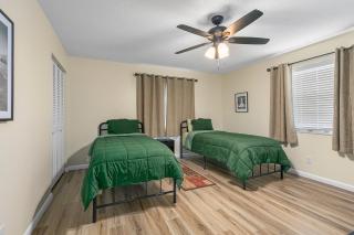 Near Beaches, Downtown Melbourne, MLB Airport, FIT, and HRMC! 1 - Melbourne - 2
