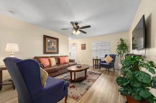 Near Beaches, Downtown Melbourne, MLB Airport, FIT, and HRMC! 1 - 9