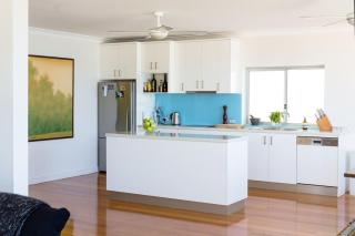 Ocean view luxury 3 bedroom home with balcony - Sydney - 3