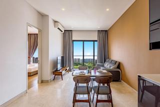 Infinity Pool by Lucentia Residence - 6