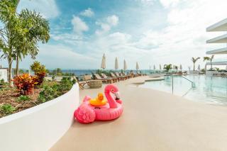 Luxe Penthouse met zeezicht en directe toegang tot zwembad en strand op Mambo Beach - 3