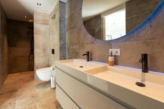 Luxe Penthouse met zeezicht en directe toegang tot zwembad en strand op Mambo Beach - 1