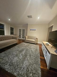 Globe Trotters Homestay - room in shared private residence - 2