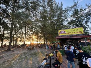 Golden Straits Villas Beach Resort - Nomad Homestay - 2